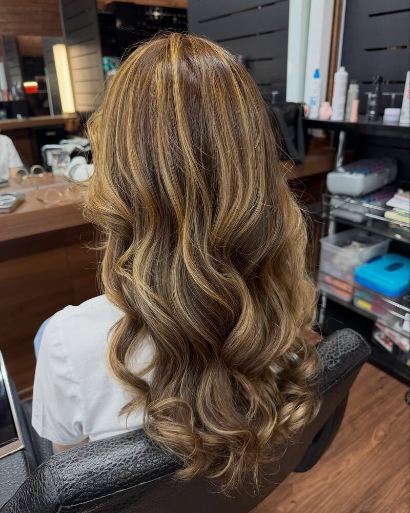 Golden brown colour with caramel pieces, by Rosangela